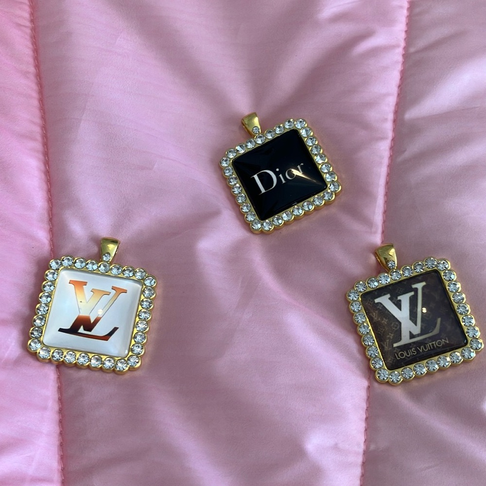 Pendants for chains